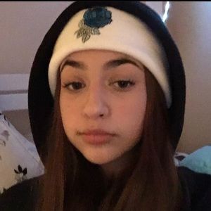 Meet your Posher, Alexandrea